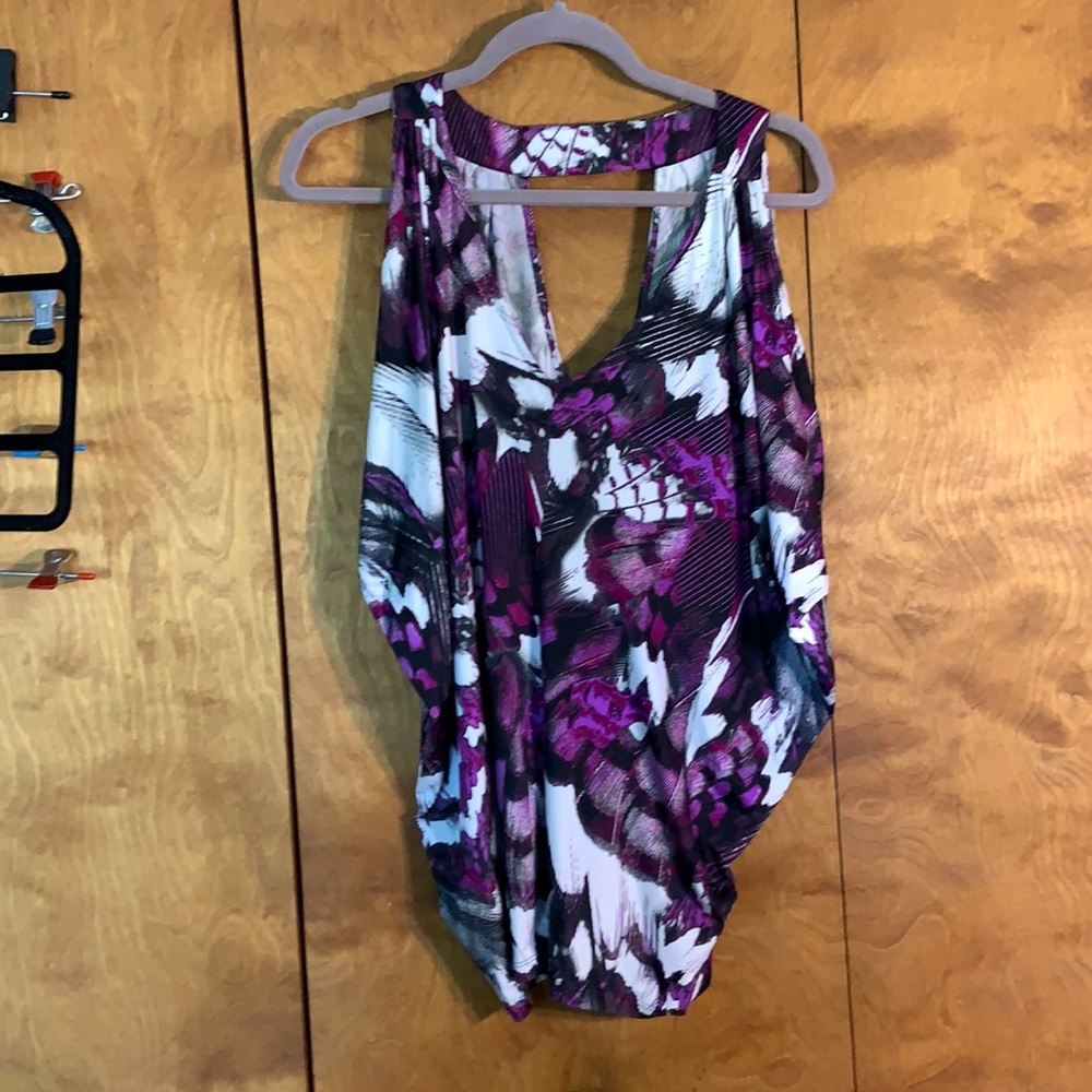 Business casual small open back tank top